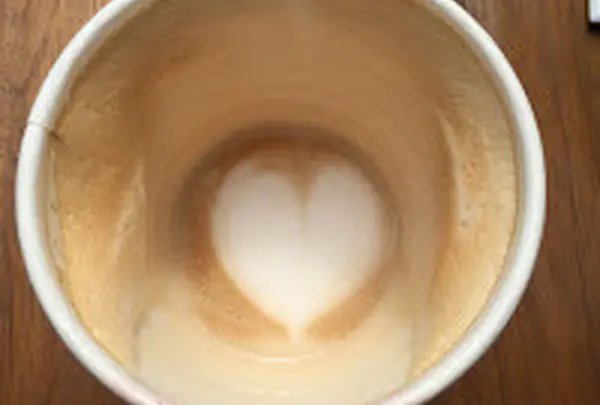 朝早いときはスタンドのカフェラテを