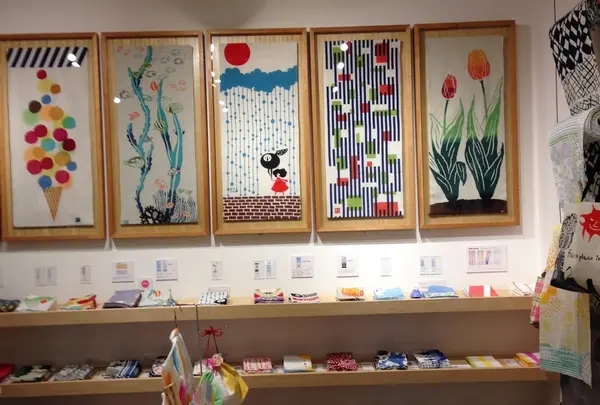 手ぬぐいを使った小物づくりのレシピもあります。