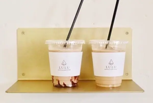 coffee & cakestandlulu