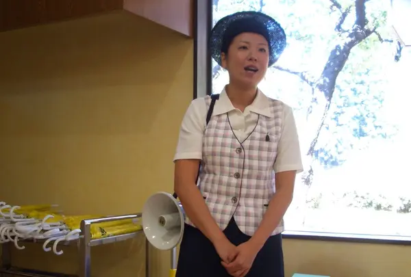 ガイドさんが付きっきりで解説