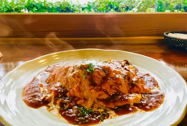 名物「とろとろ卵のオムライス」