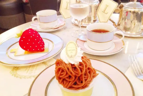 「Ladurée」でパリ気分！
