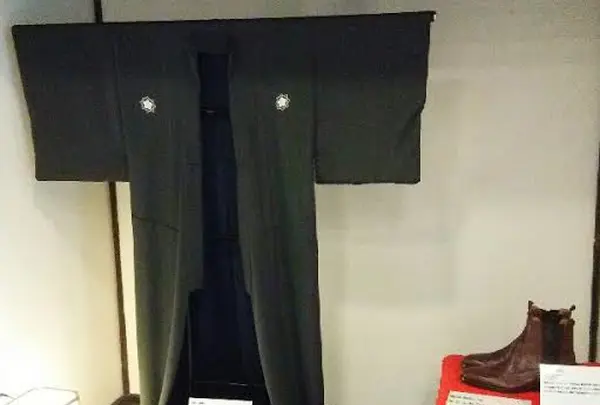 絹仕立ての紋服