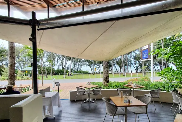 Hi Tide Café- Bar- Restaurant