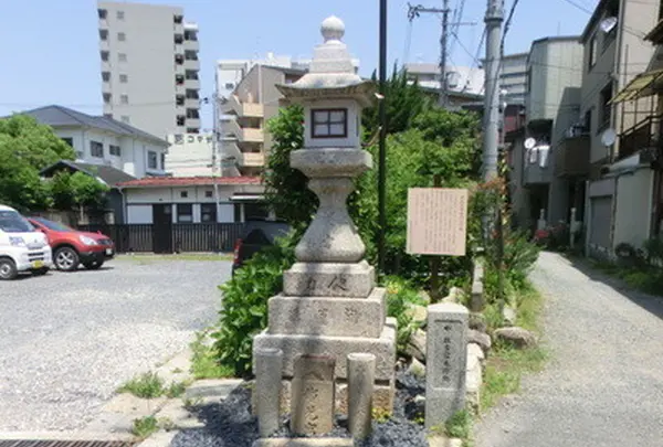 枚方宿妙見宮常夜灯