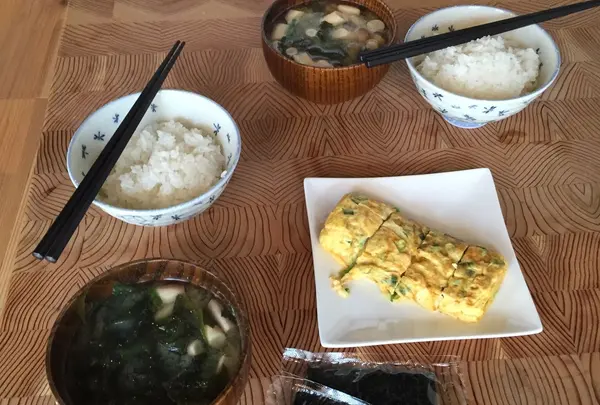 朝食は十津川産の野菜を使っての自炊