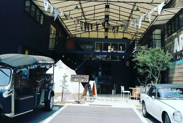 E.A.T STORE cafe