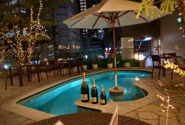 夜はロマンチックな雰囲気に