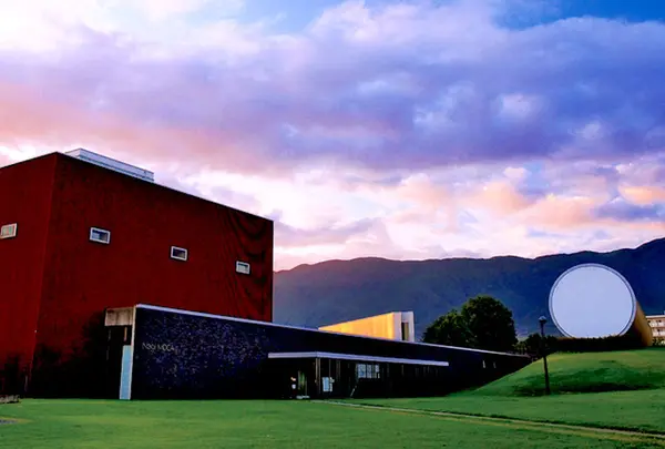 奈義町現代美術館