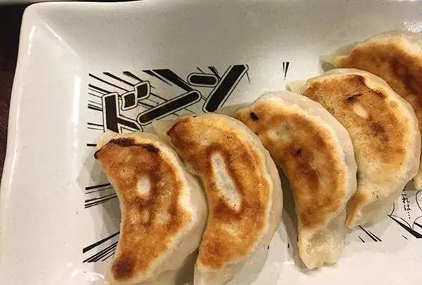 餃子酒場 秘密基地