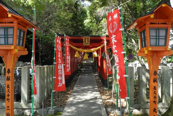 御首神社内の稲荷神社