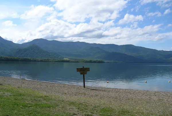 全く変わらない湖畔の風景