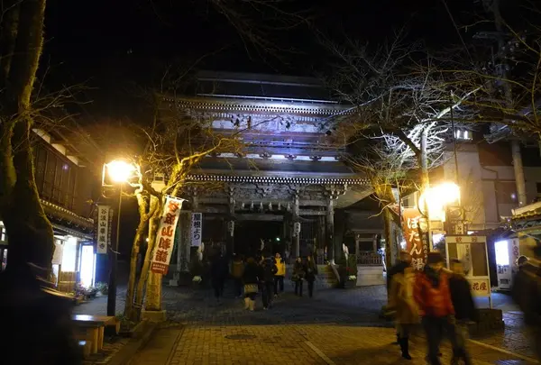 こんな山奥なのに賑わっている谷汲寺