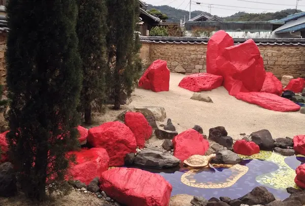 豊島横尾館