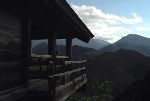 宝珠山立石寺