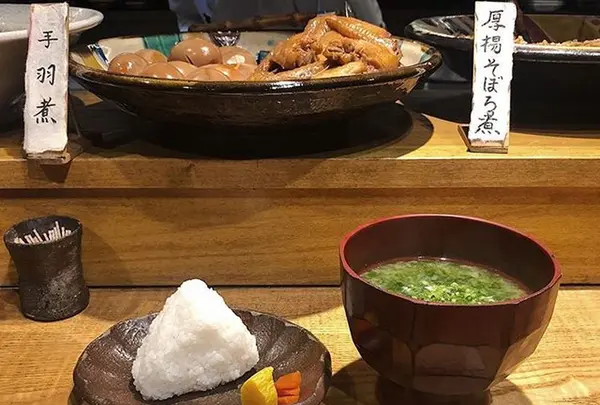 女とみそ汁