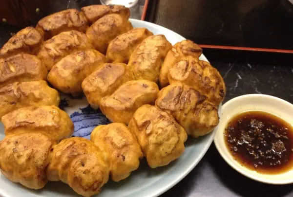 ホワイト餃子高島平店
