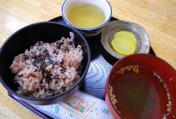 お赤飯定食が美味しい
