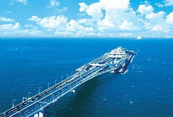 海ほたるパーキングエリア