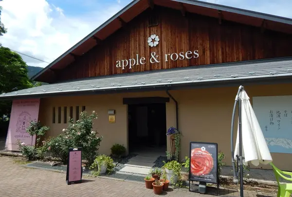 apple ＆ roses（アップルアンドローゼス）