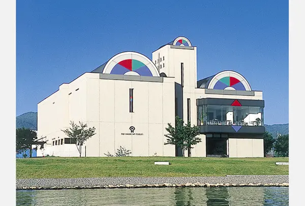 諏訪市原田泰治美術館