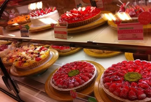 フルーツケーキファクトリー