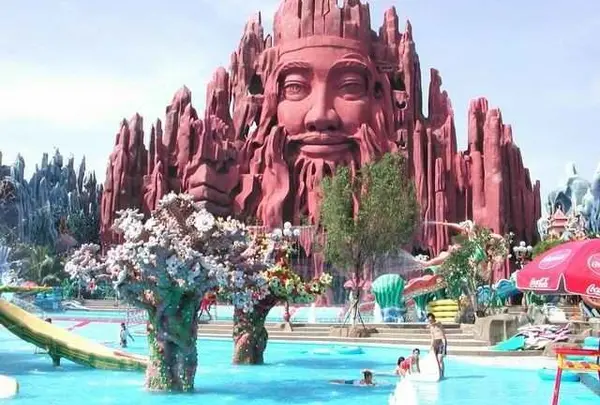 Suoi Tien Amusement Park