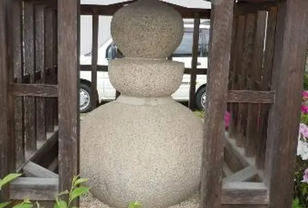 和泉式部の墓
