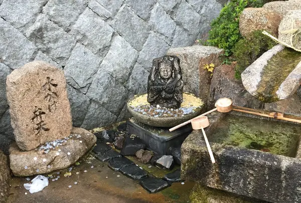 水かけ弁天