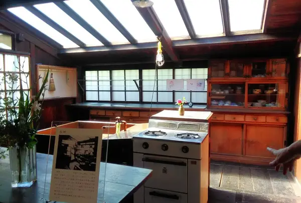 毎週水曜日・土曜日 10:30～16:00