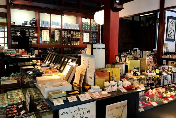 七尾らしいお土産なら”等伯香”