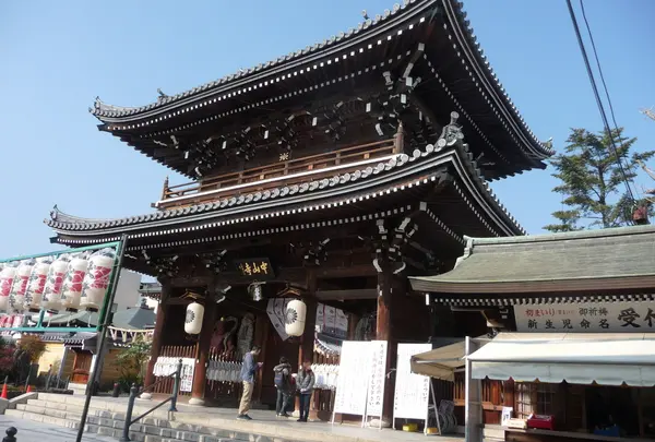 入口にある門