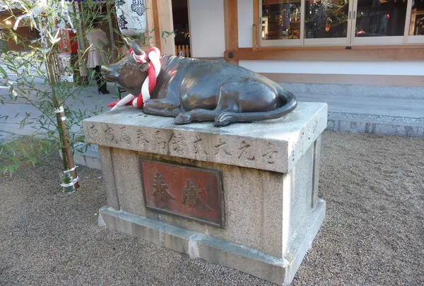 臥牛像