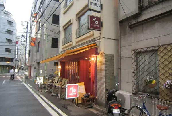 お店の外で一杯！