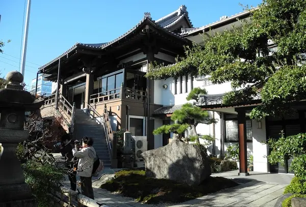 境内はあまり広くない