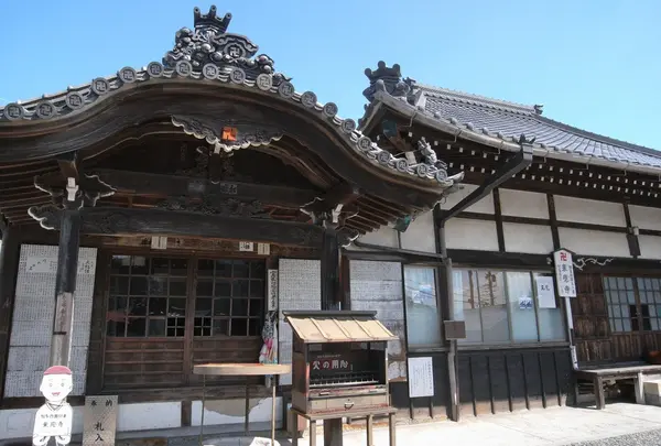 弘法堂は本堂左端