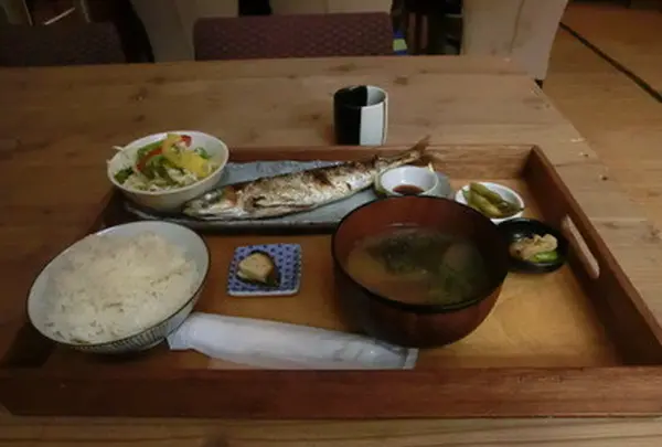 定食も楽しめる