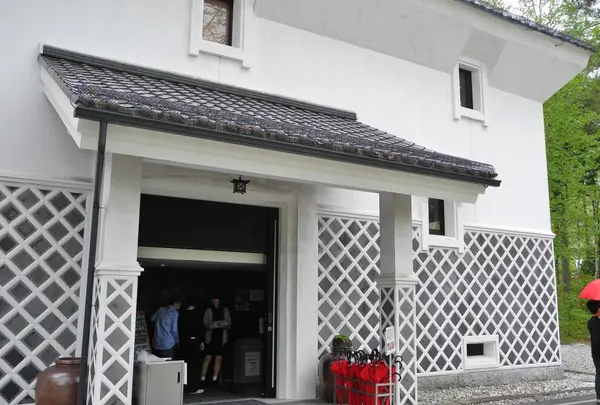 蔵の中は売店になってます