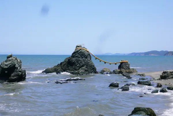夫婦岩