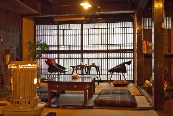 落ち着いた店内