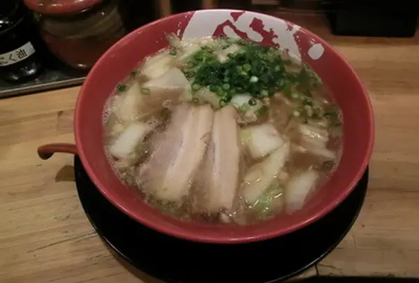 黄金チャーハン定食のラーメン