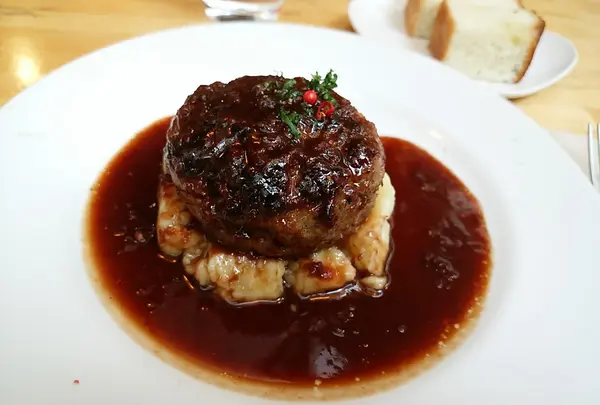 ユニークな料理