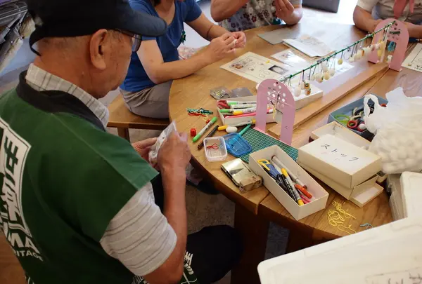 土日は繭クラフト作りも☆