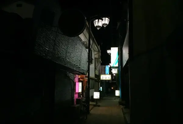 夜もレトロな…