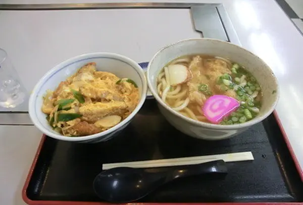 ミニかつ丼とうどん