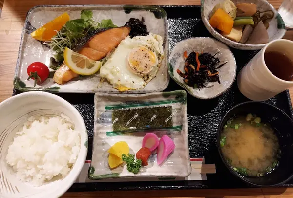 朝食