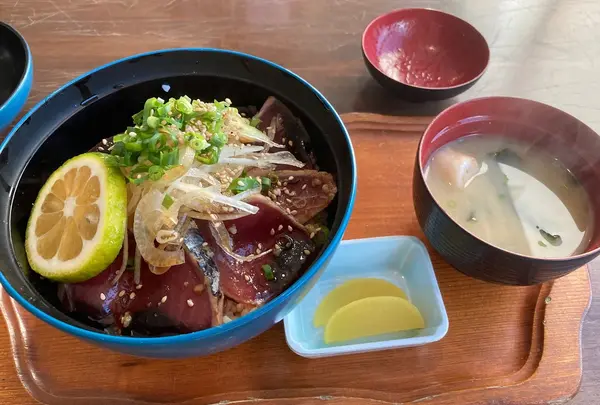 かつおのたたき丼
