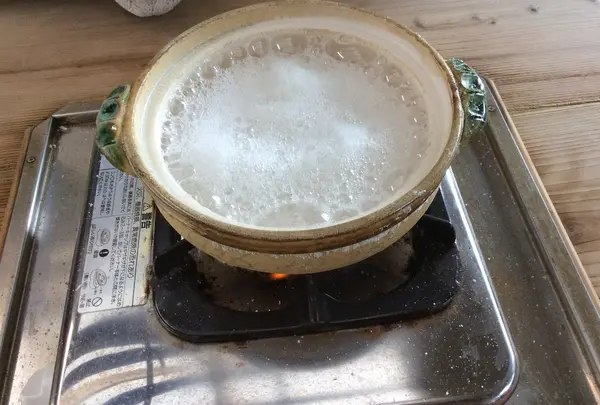 海洋科学館で塩づくり体験