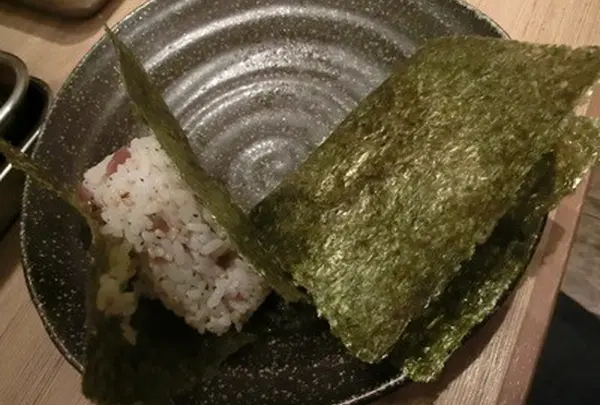 しろたやおにぎり