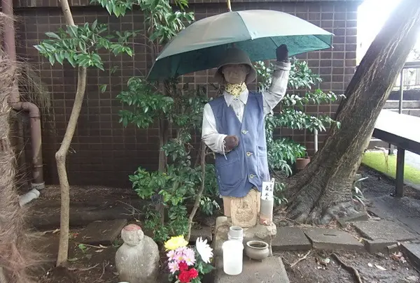 礼拝堂横の地蔵
